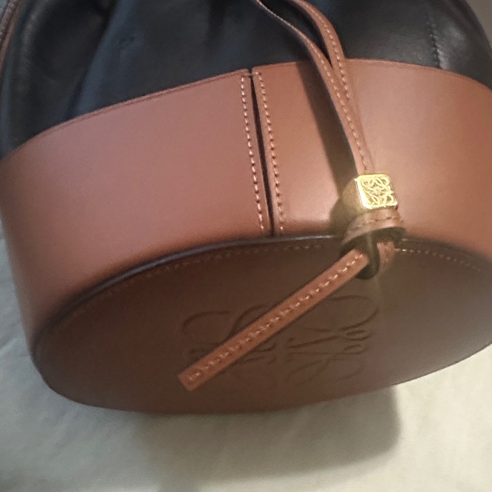 Loewe Black and Tan Balloon Bucket Shoulder Bag - Picture 5 of 6